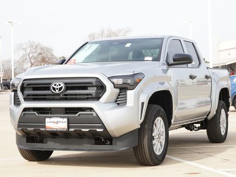 Used 2026 Toyota Tacoma SR image 4