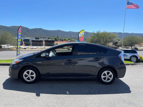 Used 2015 Toyota Prius Two FWD image 8