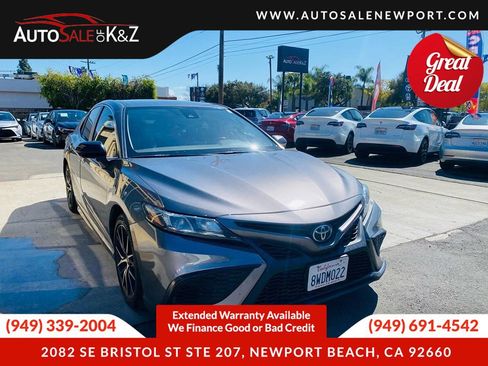 Used 2018 Toyota Camry SE FWD image 8