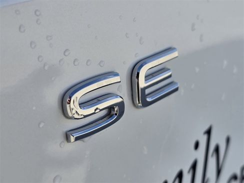 New 2026 Volkswagen Atlas SE image 7