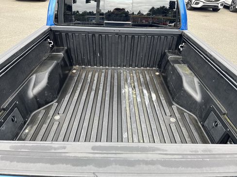 Used 2017 Toyota Tacoma TRD Off-Road w/ Premium & Technology Package AWD/4WD image 15