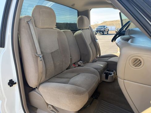 Used 2004 Chevrolet Silverado 1500 LS w/ Light Duty Power Package AWD/4WD image 27