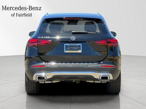 Certified 2025 Mercedes-Benz GLA 250 image 8