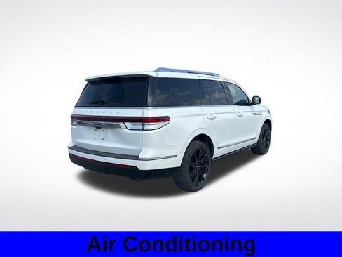 Used 2023 Lincoln Navigator Reserve AWD/4WD image 4
