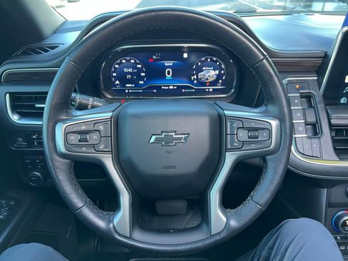 Used 2022 Chevrolet Tahoe Z71 w/ Luxury Package AWD/4WD image 35