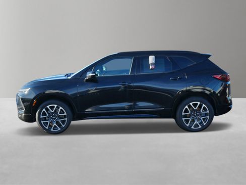Used 2023 Chevrolet Blazer RS w/ Driver Confidence II Package image 2