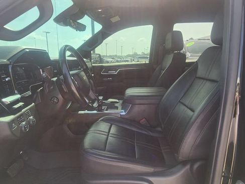 Used 2023 Chevrolet Silverado 1500 High Country w/ Technology Package AWD/4WD image 14
