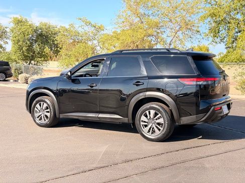 Certified 2025 Nissan Pathfinder SV AWD/4WD image 4