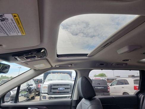 New 2026 Kia Carnival SX Prestige image 21