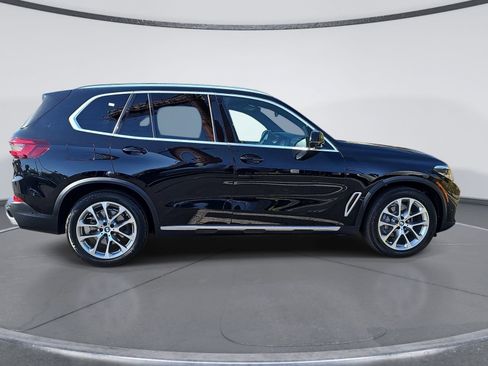 Used 2021 BMW X5 xDrive40i w/ Convenience Package AWD/4WD image 2