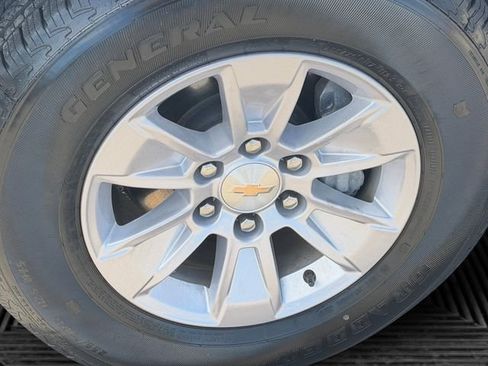 Used 2025 Chevrolet Silverado 1500 W/T RWD image 9