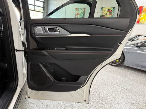 Used 2025 Ford Explorer ST AWD/4WD image 18