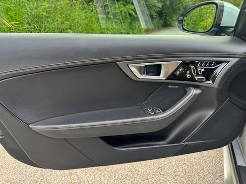Used 2017 Jaguar F-TYPE R AWD/4WD image 8