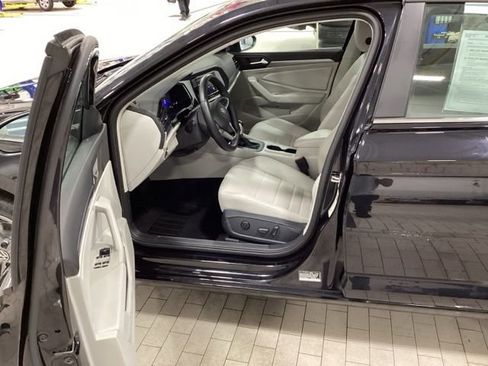 Certified 2024 Volkswagen Jetta SE FWD image 10