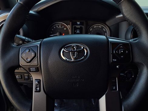 Certified 2023 Toyota Tacoma TRD Off-Road image 13