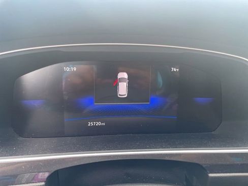 Used 2024 Volkswagen Tiguan SE FWD image 11