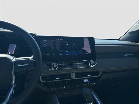 Used 2025 Chevrolet Colorado ZR2 w/ Technology Package image 15