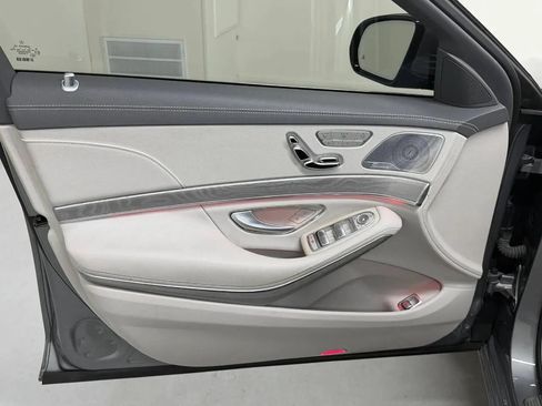 Used 2015 Mercedes-Benz S 550 Sedan image 20