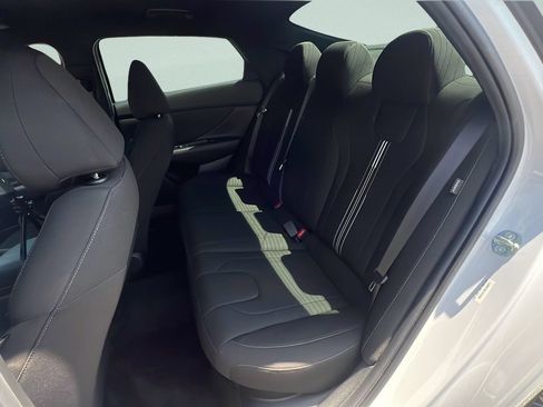 Used 2025 Hyundai Elantra SEL FWD image 9