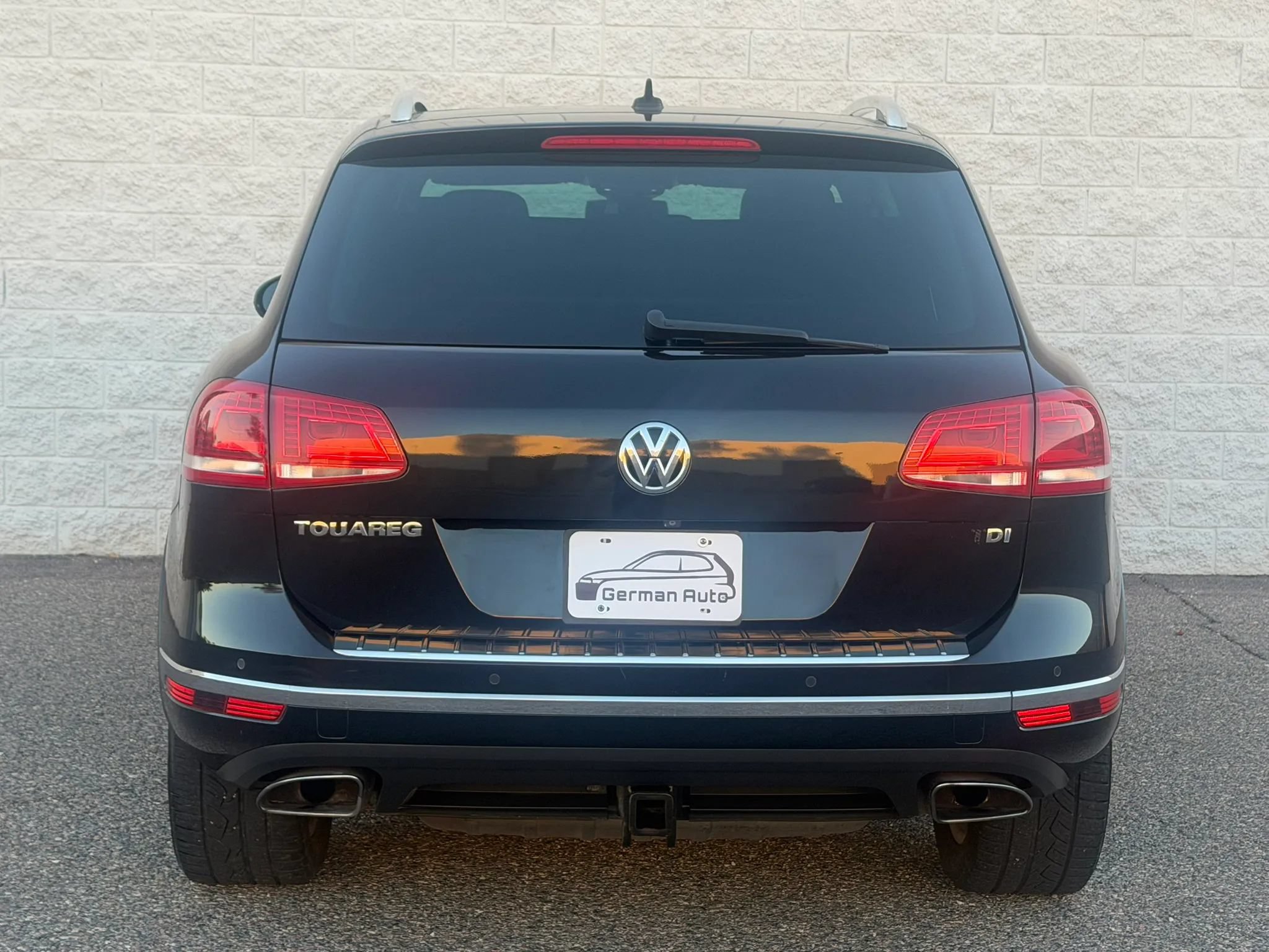 Used 2016 Volkswagen Touareg Sport AWD/4WD image 7