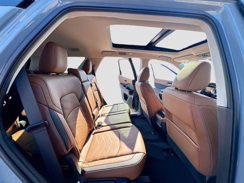 Used 2025 Nissan Pathfinder Platinum w/ Cargo Package image 28