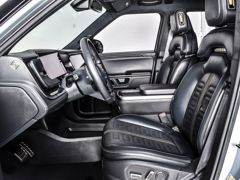 Used 2024 Rivian R1S Adventure AWD/4WD image 14
