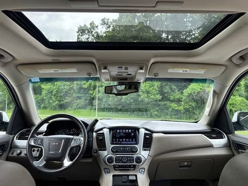 Used 2017 GMC Yukon SLT w/ Premium Edition AWD/4WD image 14