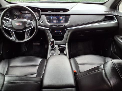 Used 2020 Cadillac XT5 Premium Luxury FWD image 9