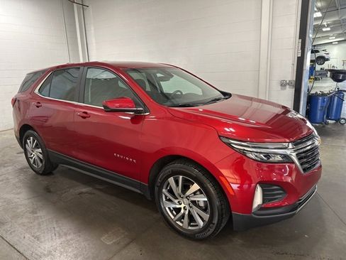 Used 2024 Chevrolet Equinox LT image 3