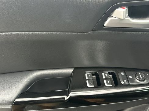 Used 2021 Kia Sportage EX image 13