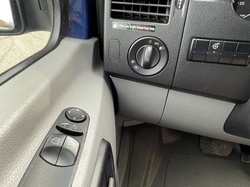 Used 2014 Mercedes-Benz Sprinter 2500 image 29
