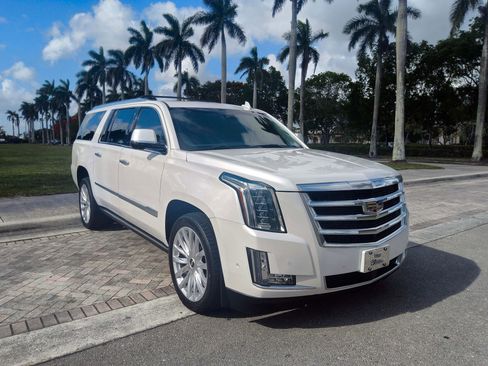 Used 2018 Cadillac Escalade ESV Premium Luxury AWD/4WD image 1