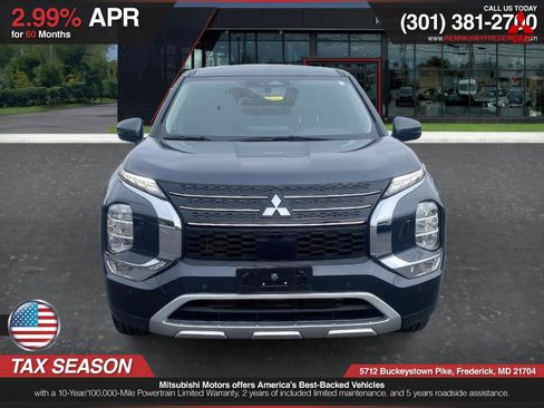 Used 2024 Mitsubishi Outlander SE image 2