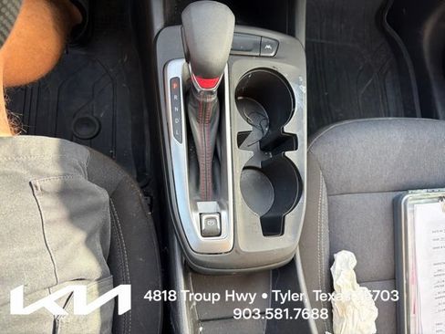 Used 2024 Chevrolet Trax RS FWD image 21