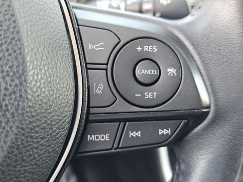 Used 2022 Toyota RAV4 XLE Premium AWD/4WD image 12