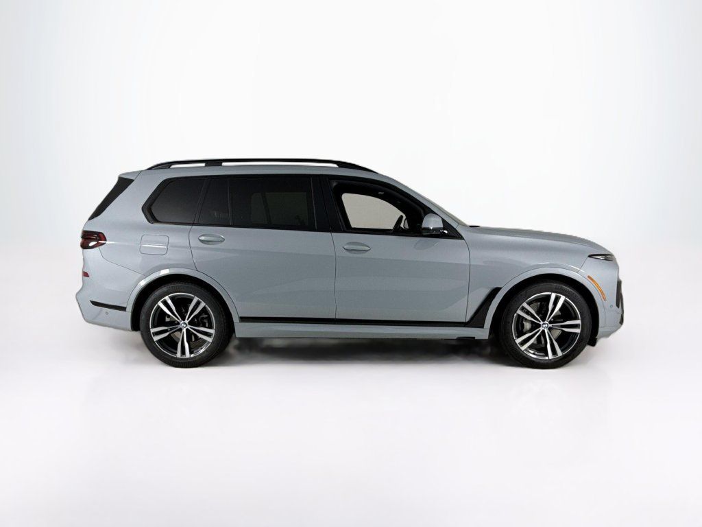 Used 2023 BMW X7 xDrive40i w/ M Sport Package AWD/4WD image 6
