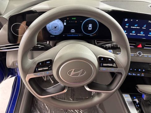 Used 2024 Hyundai Elantra SEL image 24