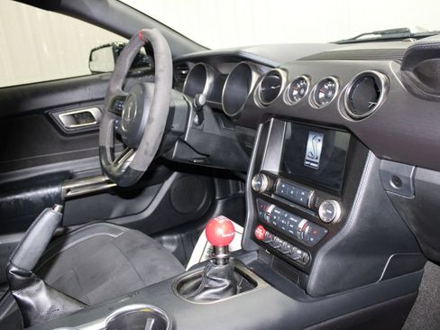 Used 2016 Ford Mustang Shelby GT350 w/ Technology Package RWD image 28