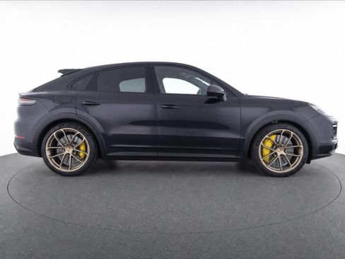 Certified 2022 Porsche Cayenne Turbo GT AWD/4WD image 8