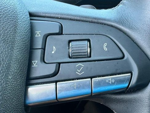 Used 2025 Cadillac XT4 Premium Luxury AWD/4WD image 19