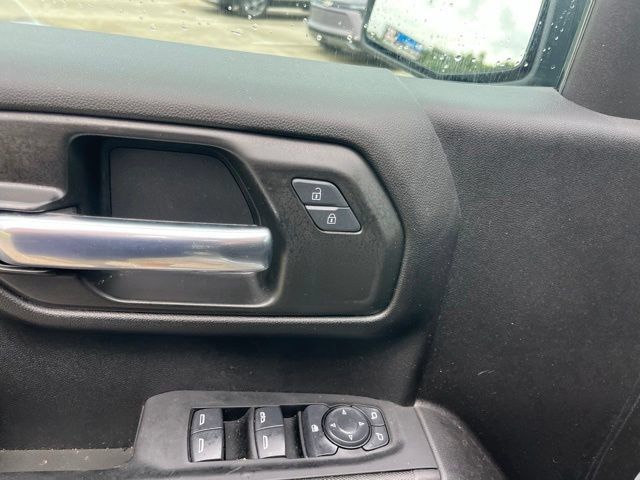 Used 2025 Chevrolet Silverado 1500 Custom RWD image 13