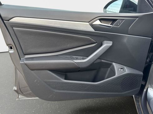 Used 2025 Volkswagen Jetta Sport image 17