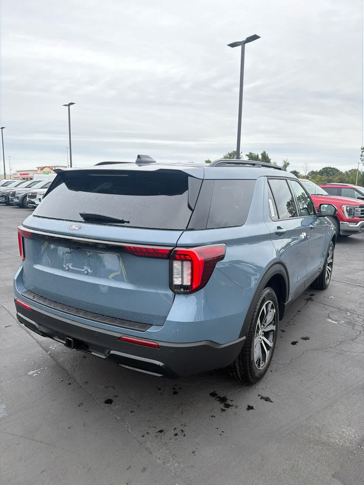 New 2027 Ford Explorer ST-Line AWD/4WD image 4