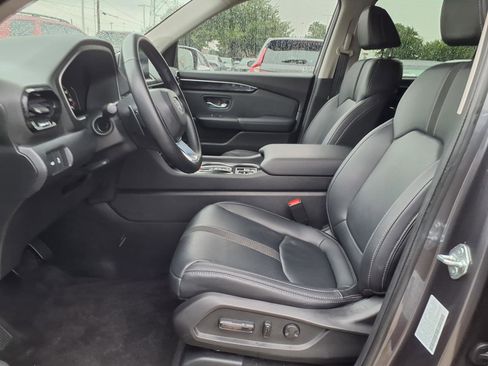 Used 2023 Honda Pilot Touring image 17