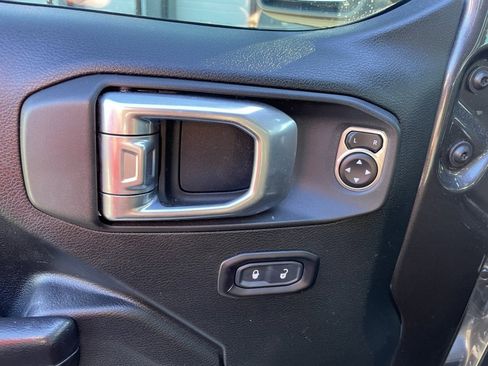 Used 2020 Jeep Gladiator Sport w/ Quick Order Package 24S image 9