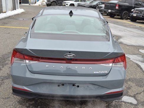 Used 2023 Hyundai Elantra Blue image 7