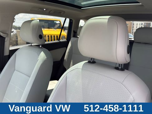 Used 2019 Volkswagen Tiguan SE w/ Panoramic Sunroof Package FWD image 9