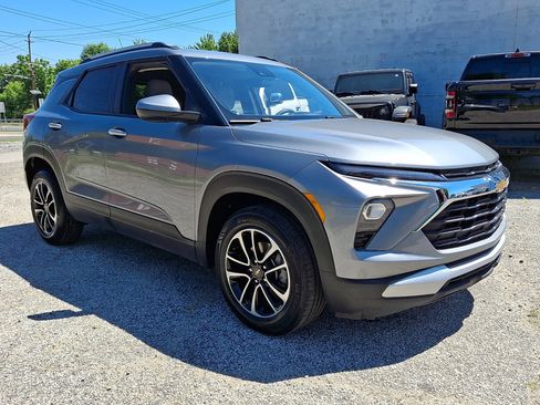 Used 2025 Chevrolet TrailBlazer LT FWD image 7