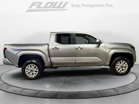 Used 2025 Toyota Tacoma SR5 image 10