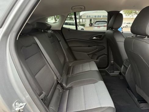 Certified 2025 Chevrolet Trax LT image 32
